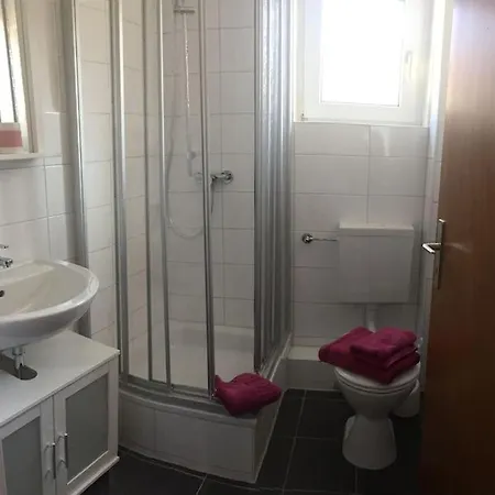 아파트 Schone Ruhige 1 Raum Im Zentrum Von 부숨